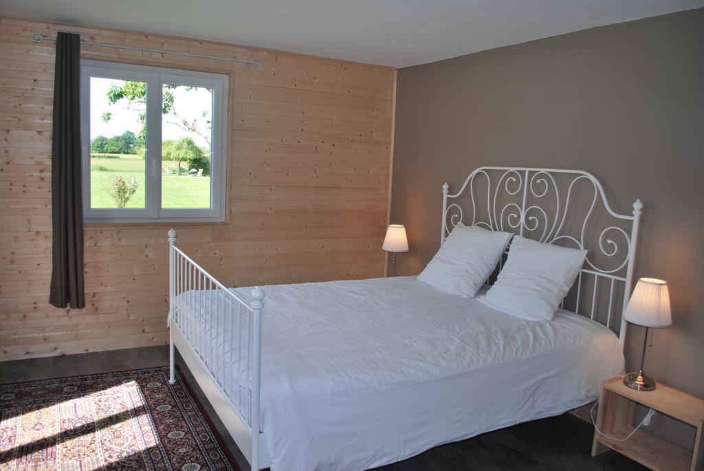 Bed and Breakfast Domaine Les Gandins Saint-Germain-de-Salles Екстер'єр фото