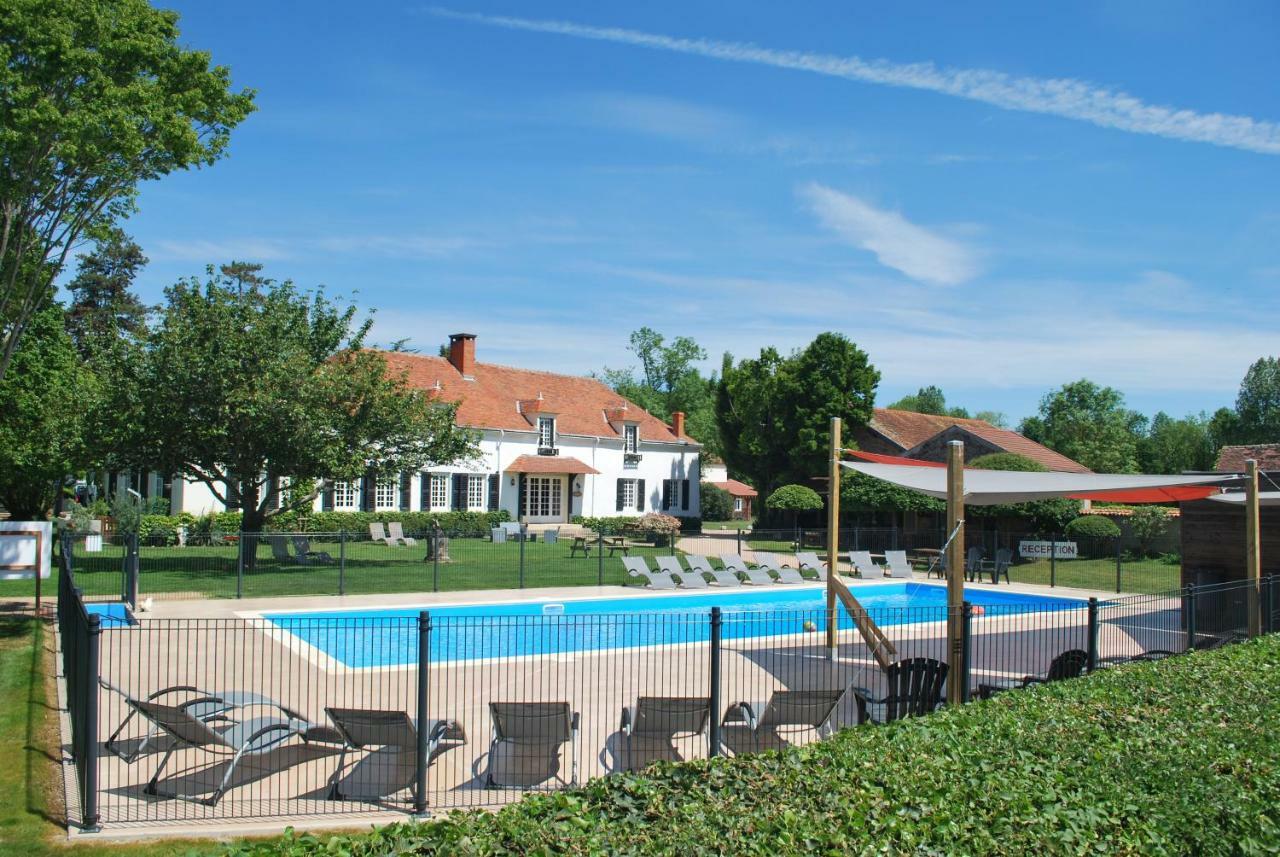 Bed and Breakfast Domaine Les Gandins Saint-Germain-de-Salles Екстер'єр фото
